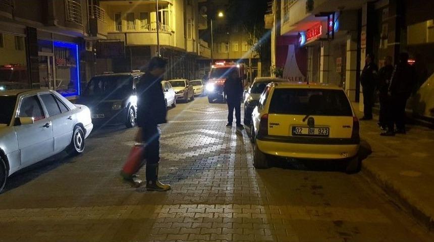 Otomobildeki Gaz Ka&ccedil;ağı Mahalle Sakinlerini Tedirgin Etti