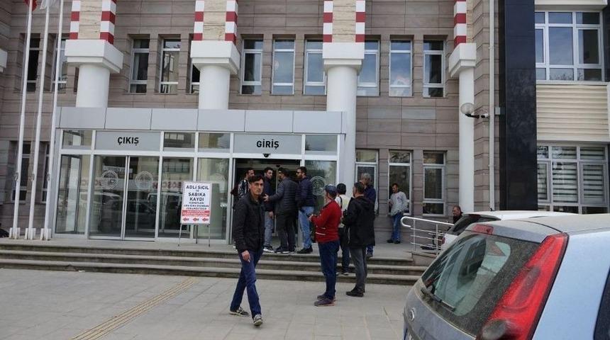 Kuşadası&rsquo;nda Aranan 3 Kişi Yakalandı