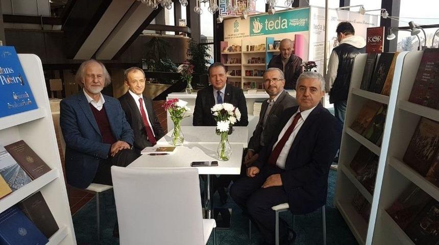 T&uuml;rk D&uuml;nyası Vakfı Uluslararası Sofya Kitap Fuarı&rsquo;nda