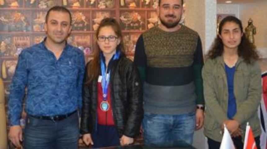 &Ouml;zt&uuml;rk, T&uuml;rkiye 3&rsquo;&uuml;nc&uuml;s&uuml; Oldu