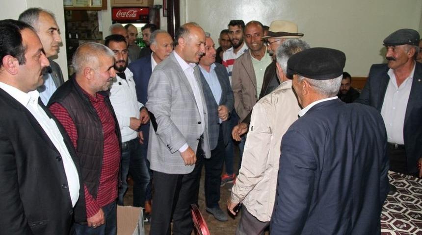 Vali Azizoğlu, Mahallebaşında Vatandaşları Dinledi