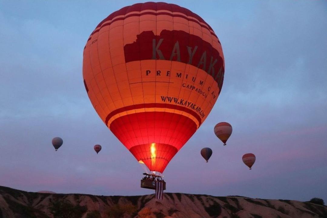 Kapadokya&rsquo;da Balonlar Nevşehirspor Bayraklarıyla Havalandı