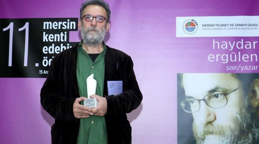 Mersin Kenti Edebiyat &Ouml;d&uuml;l&uuml;, Şair, Yazar Haydar Erg&uuml;len&rsquo;e Verildi