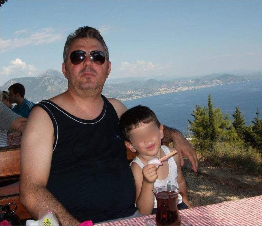 Arkadaşına &rsquo;&uuml;zerimi Değiştirip Geliyorum&rsquo; Dedi, 9. Kattan Aşağı D&uuml;şt&uuml;