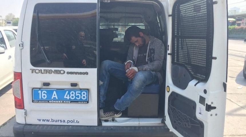 (&ouml;zel Haber) Boğazına Bı&ccedil;ak Dayayıp Telefonunu Gasp Ettiler