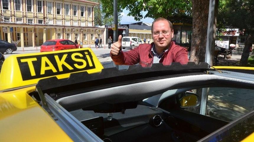 Son Model L&uuml;ks Otomobili Taksi Yaptı