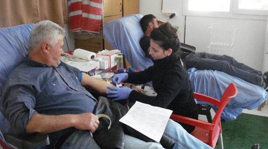 Sarıg&ouml;l&rsquo;de İki G&uuml;nde 70 &Uuml;nite Kan Toplandı