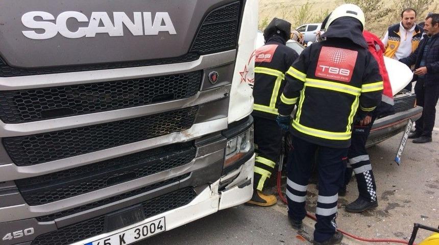 Gediz&rsquo;de Trafik Kazası: 1 Yaralı