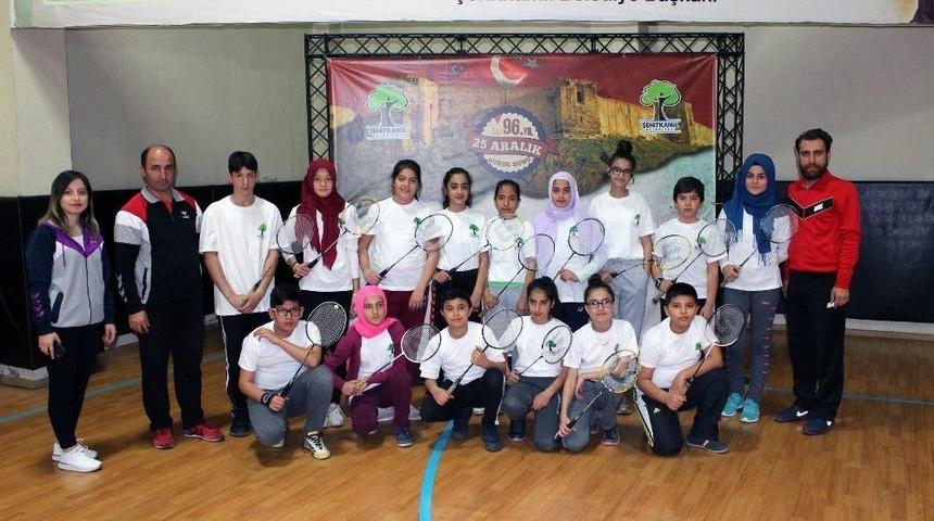 Geleneksel Badminton Kurtuluş Kupasına Rekor Katılım