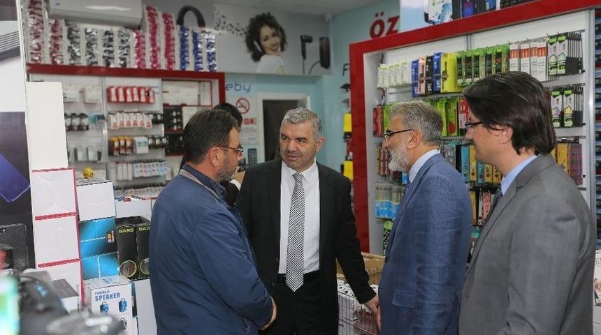 Başkan &Ccedil;elik Ve Taner Yıldız&rsquo;a Esnaflardan B&uuml;y&uuml;k İlgi