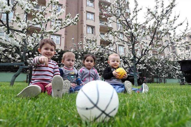 Bağcılar’da Bahar Nostalji Bahçeleri’nde Yaşanıyor