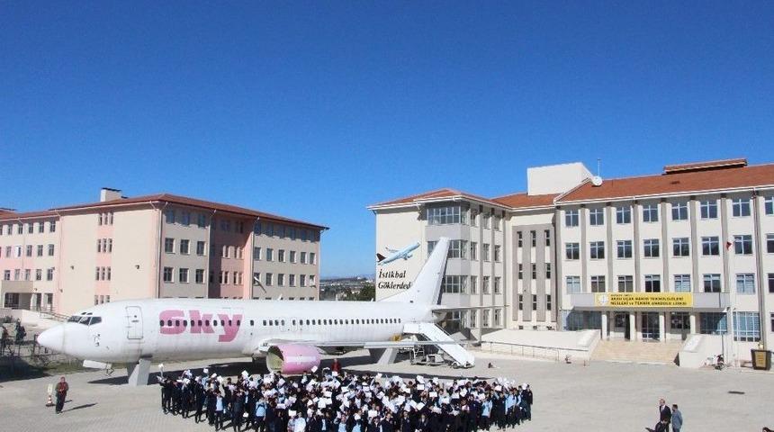 U&ccedil;ak Lisesini Yasa Boğan &Ouml;l&uuml;m