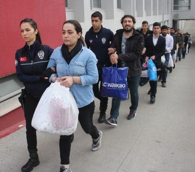 Adana’da 31 Pkk’lı Adliyeye Sevk Edildi 1