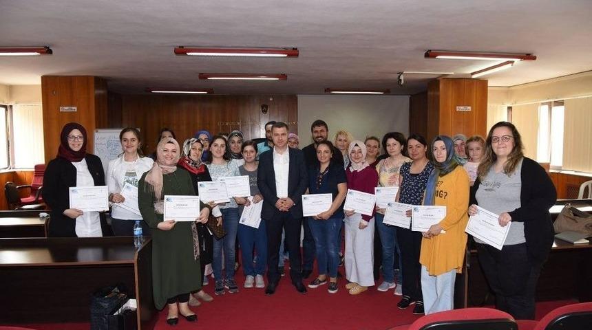 Girişimci Kadınlar Belgelerini Başkan Kuzu&rsquo;dan Aldı