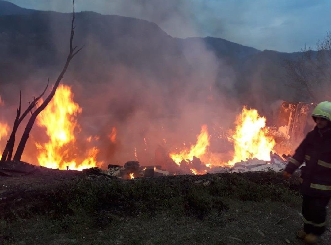 Karab&uuml;k&rsquo;te Ev Yangını