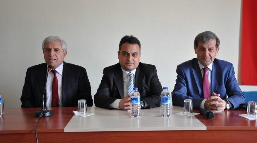 &Uuml;niversite &Ouml;ğrencileri, Simav&rsquo;ın Y&ouml;neticileriyle Buluştu