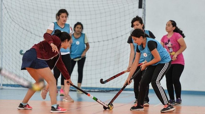 Muratpaşa&rsquo;dan Hokey Turnuvası