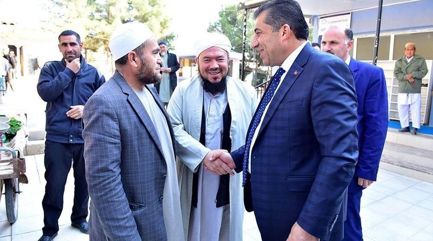 &Ouml;zbek T&uuml;rk&rsquo;lerinin Yol Sevinci