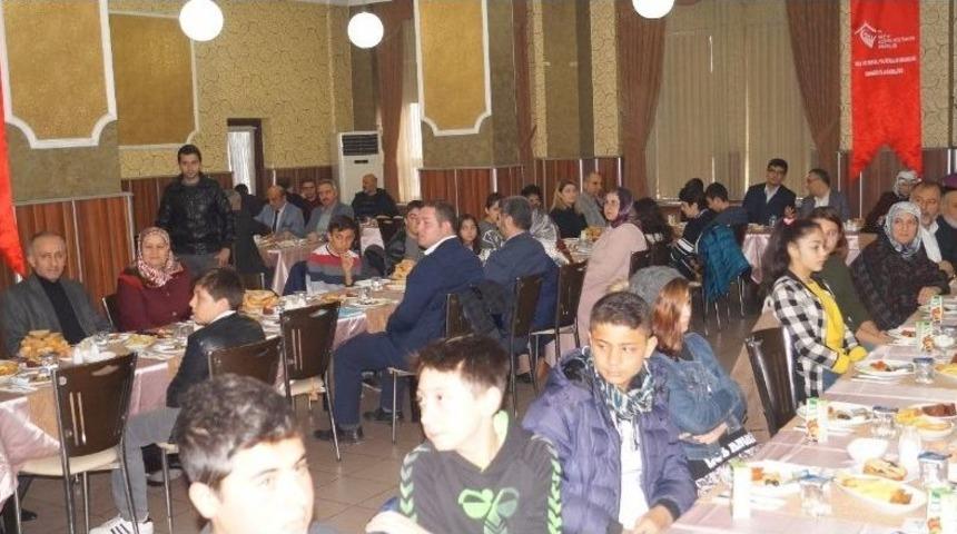 Karab&uuml;k&rsquo;te &lsquo;okul Destek Projesi&rsquo;