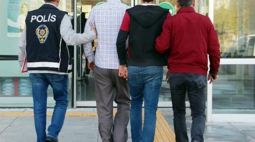 Valinin Adını Kullanıp, Dolandırıcılık Yapan 4 Ş&uuml;pheli Tutuklandı