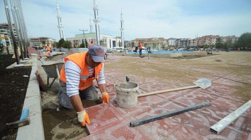 Pursaklar Belediyesi Fen İşleri Gece Gündüz Çalışıyor