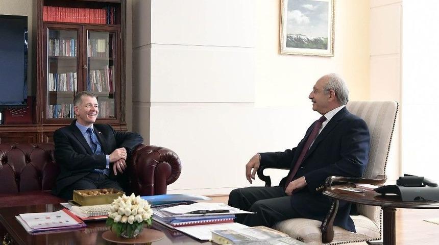 İngiltere&rsquo;nin Ankara B&uuml;y&uuml;kel&ccedil;isi Moore&rsquo;dan Kılı&ccedil;daroğlu&rsquo;na Veda Ziyareti