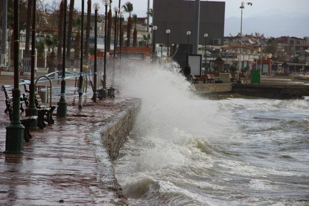 Balıkesir&rsquo;de Lodos Fırtınası