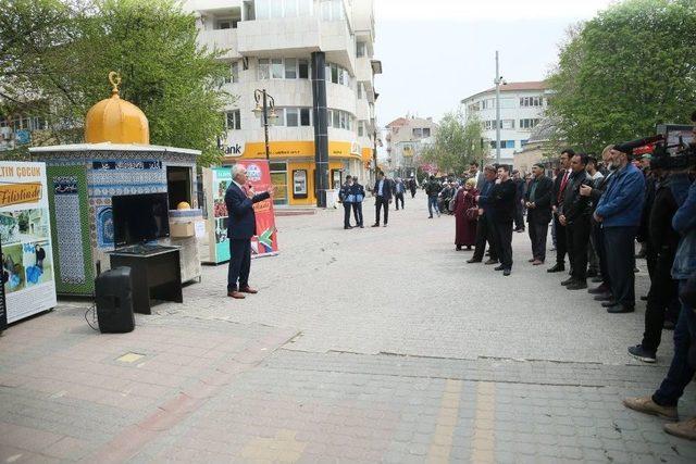 Kudüs’e Yardım İçin Oluşturulan Standın Açılışı Başkan Saraçoğlu Yaptı