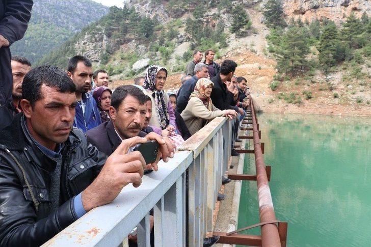 Gölete Uçan Otomobildeki Baba Ve Çocukların Cesedine Ulaşıldı G2