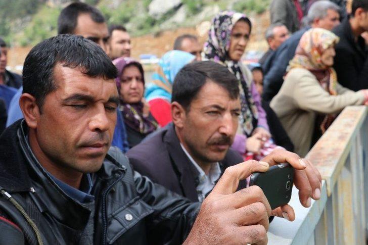 Gölete Uçan Otomobildeki Baba Ve Çocukların Cesedine Ulaşıldı G3