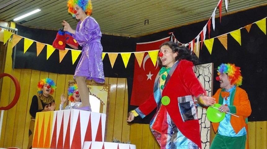 Hisarcık&rsquo;ta &lsquo;benim G&uuml;zel Pabu&ccedil;larım&rsquo; Konulu Tiyatro