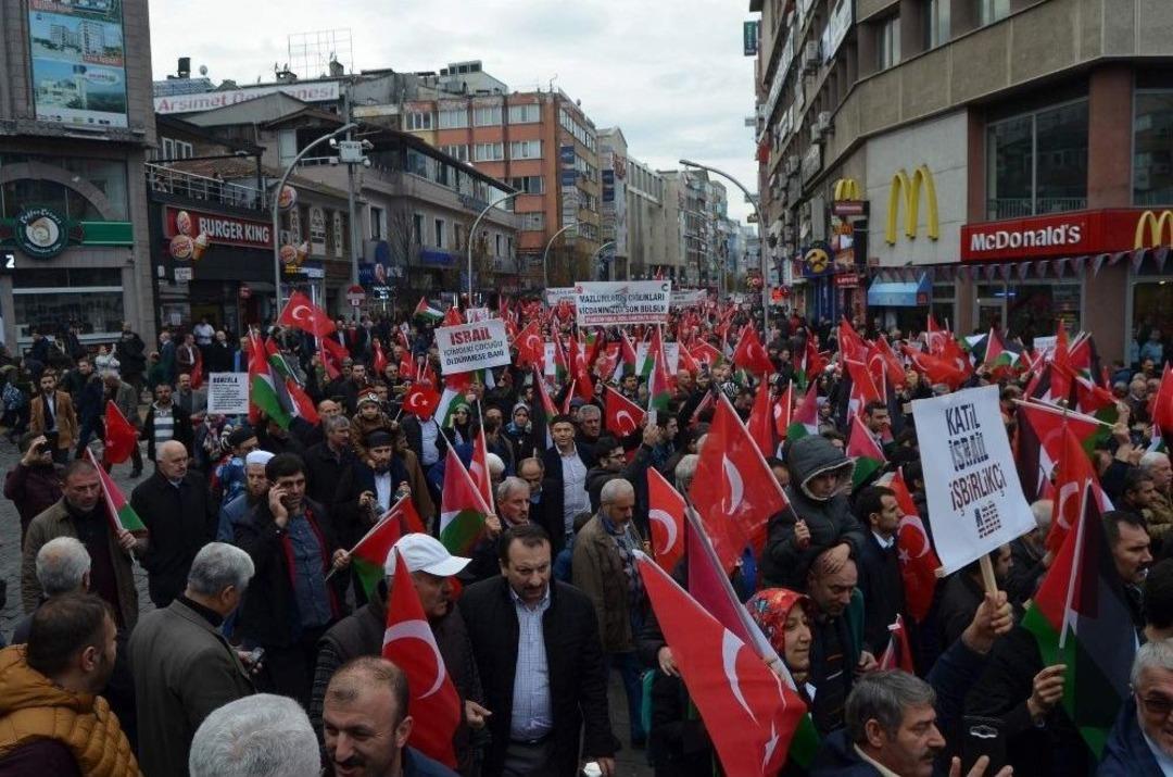 Trabzon&rsquo;da İsrail Ve Abd&rsquo;ye Tepki