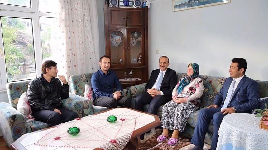 Validen Şehit Ailelerine Yakın İlgi