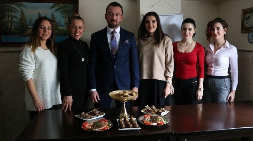 Magider ’manisa Tatlısı’ İçin Kolları Sıvadı