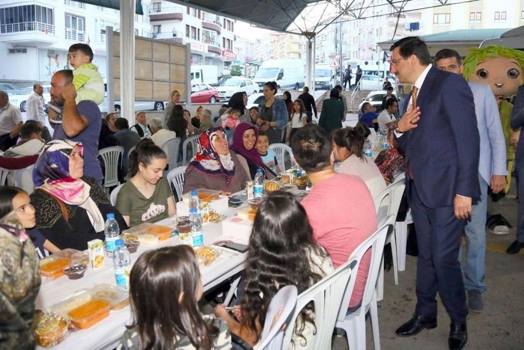 Ramazanda Aynı Sofrada Buluşmaya Devam