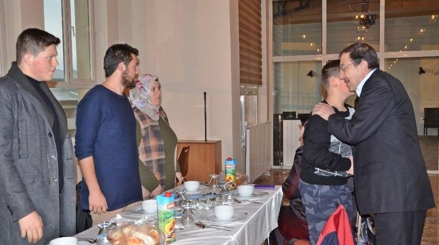 Başkan Bulutlar, Şehit Ailelerine İftar Yemeği Verdi