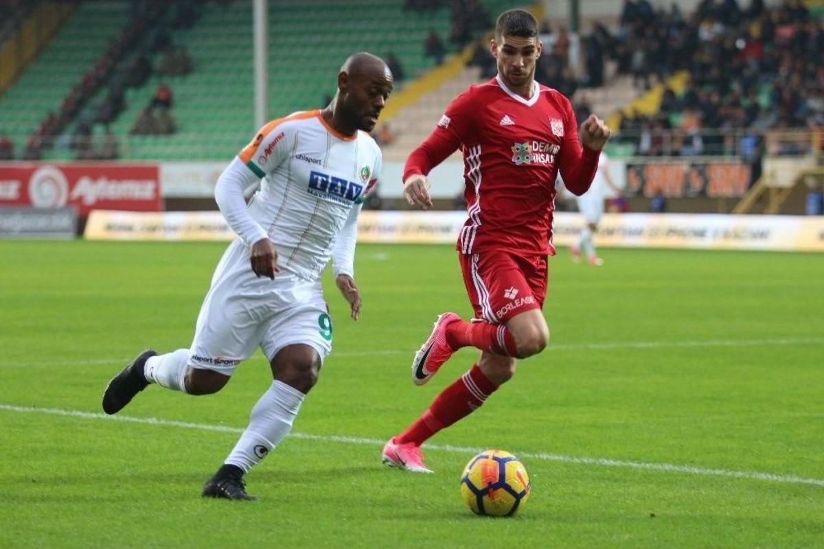 S&uuml;per Lig: Alanyaspor: - Sivasspor: (ilk Yarı)