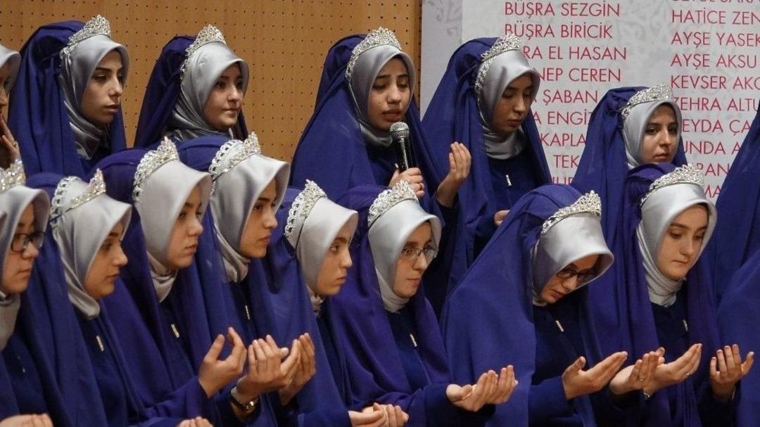 Kahramanmaraş&rsquo;ta 75 Hafize Ta&ccedil; Giydi