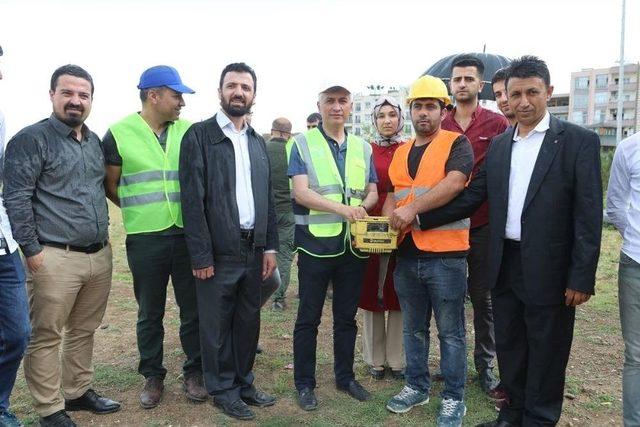 Cizre’de Kitap Kafe’nin Temeli Dualar Eşliğinde Atıldı