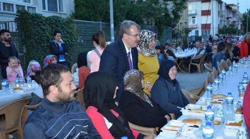 G&ouml;n&uuml;l Sofrası Yeni Mahalle&rsquo;de Kuruldu