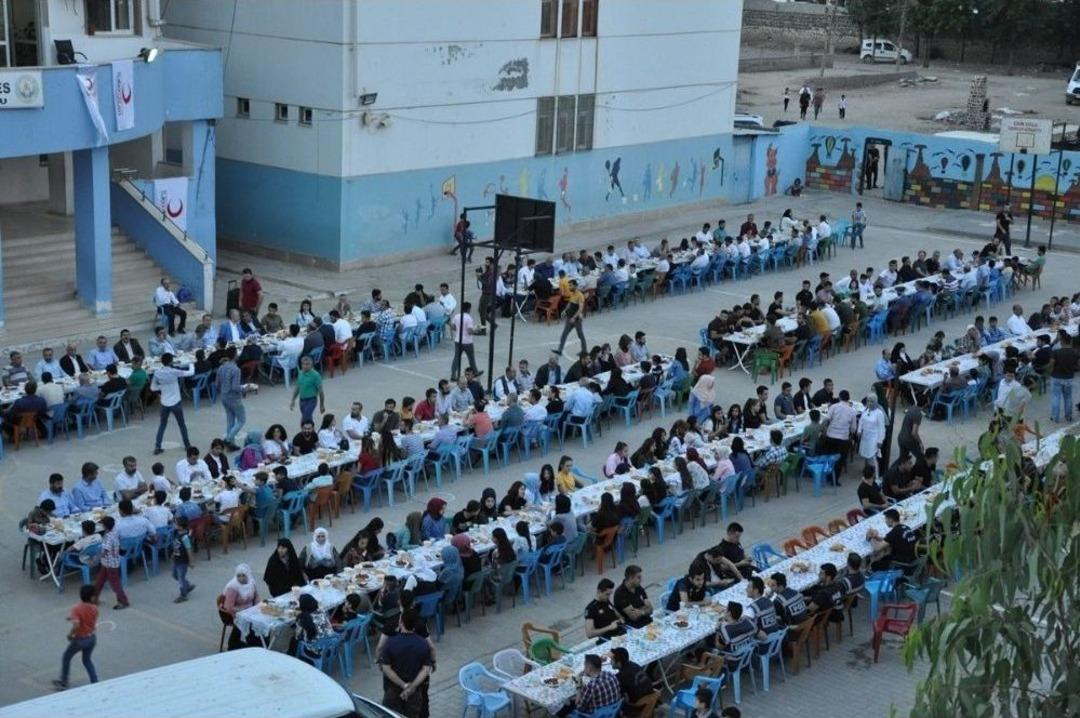 Cizre&rsquo;de İftar Programı