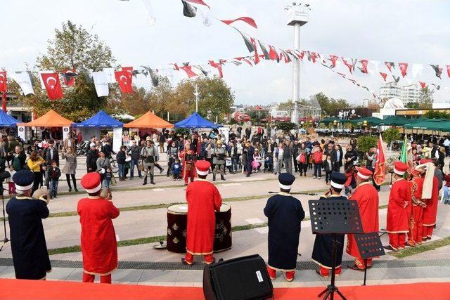 Konyaaltı Kent Meydanı’nda “mehteran” Gösterisi..