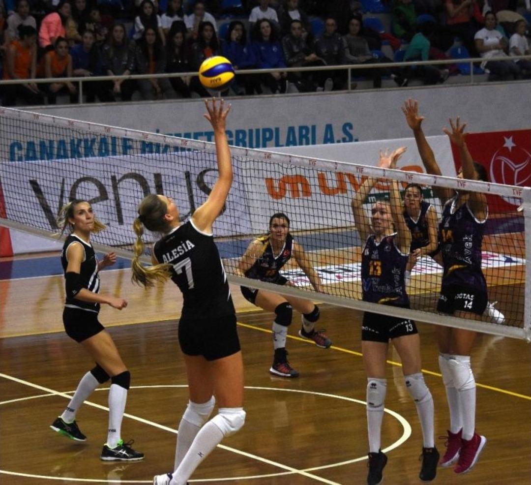 Bayanlar Kupa Voley: &Ccedil;anakkale Belediyespor: 3 - Beşiktaş: 1
