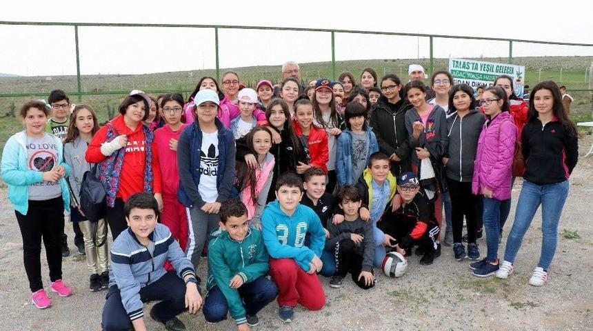 Tekden Koleji &Ouml;ğrencileri 200 Fidanı Toprakla Buluşturdu