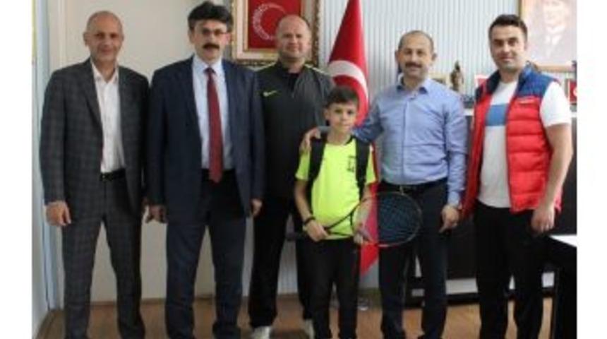 D&uuml;zce&rsquo;de Teniste Bir İlk