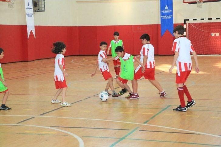 İbb’nin Spor Salonlarında Yetişen Sporcular Bir Sezonda 204 Kupa Ve Madalya Kazandı G3