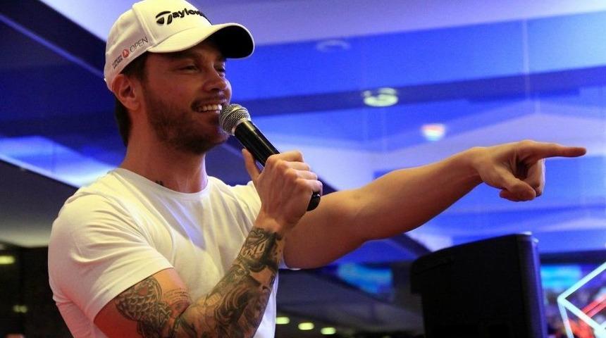 &Uuml;nl&uuml; Pop Sanat&ccedil;ısı Sinan Ak&ccedil;ıl Samsunluları Coşturdu