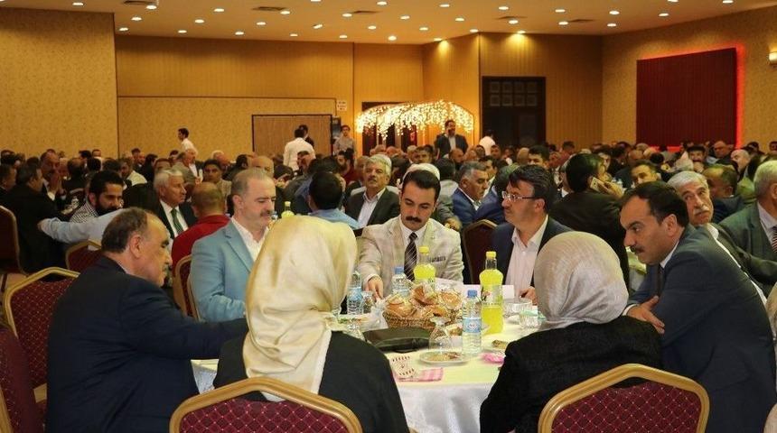 Ak Partililer İftarda Bir Araya Geldi