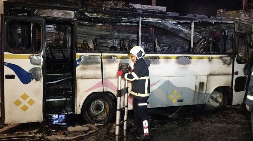 Adana&rsquo;da Feci Kaza: En Az 10 Yaralı