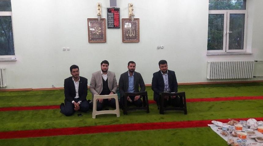 &Uuml;niversite &Ouml;ğrencileri &lsquo;kardeşlik Sofrası&rsquo;nda Buluştu